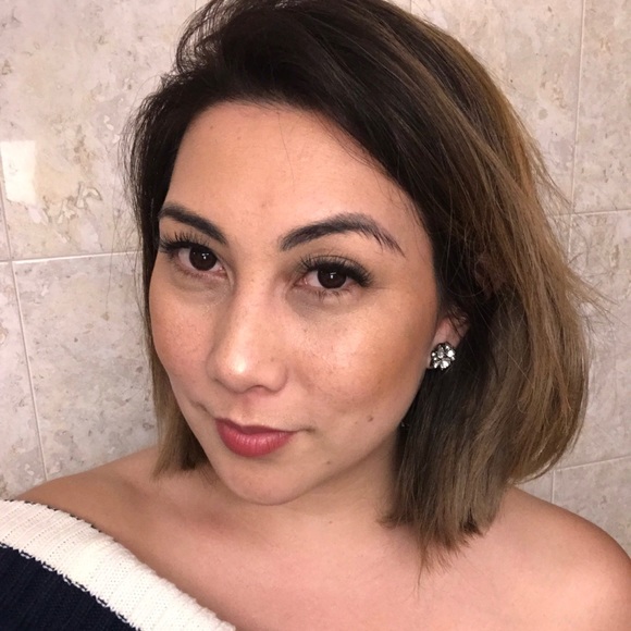 Meet your posher πππΊπΈ - Picture 2 of 4